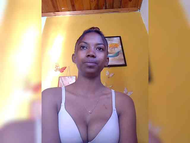 Modèle: Sahsahsexy
