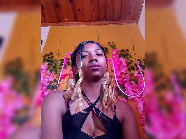 Sahsahsexy webcam