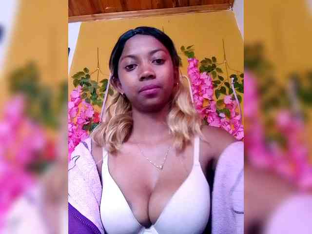 Sahsahsexy webcam