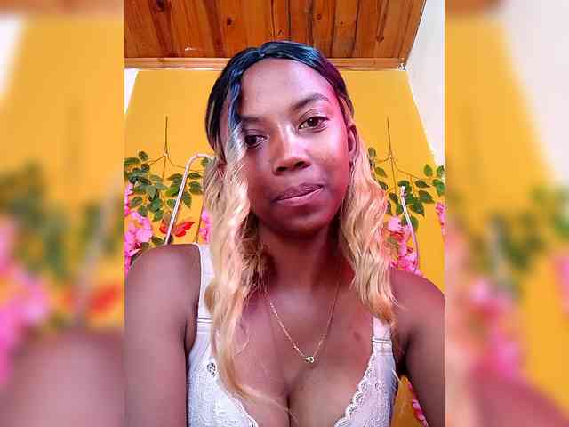 Modèle: Sahsahsexy