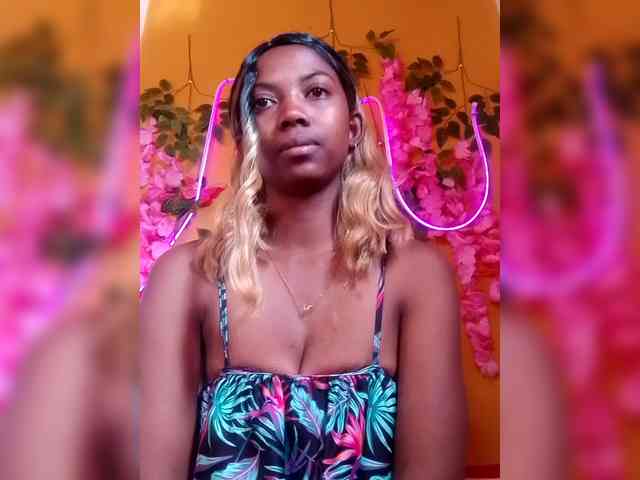 Sahsahsexy webcam