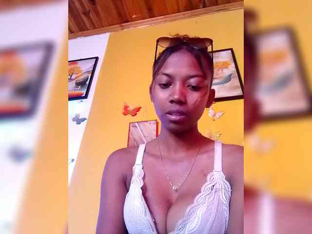 Sahsahsexy webcam