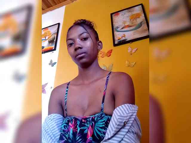 Modèle: Sahsahsexy