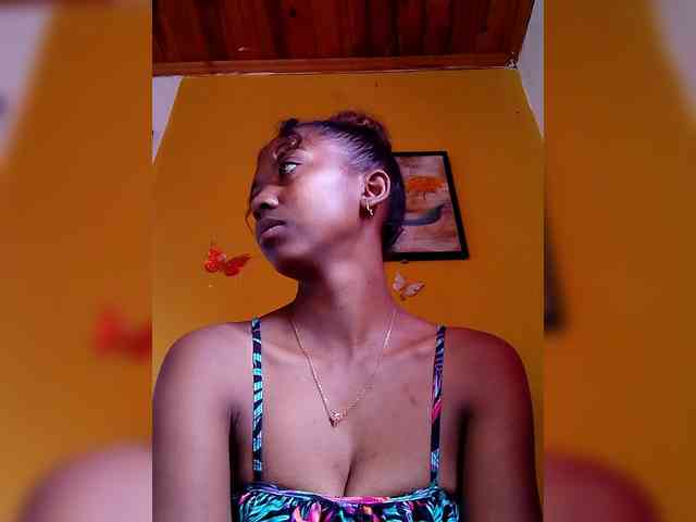 Sahsahsexy webcam