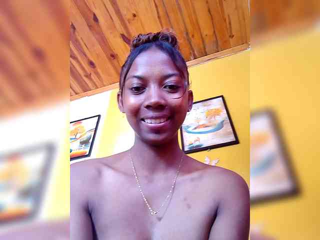 Modèle: Sahsahsexy