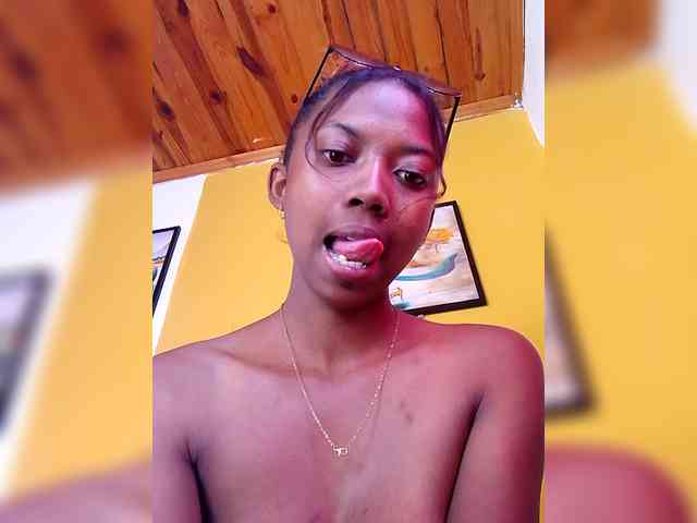 Sahsahsexy webcam