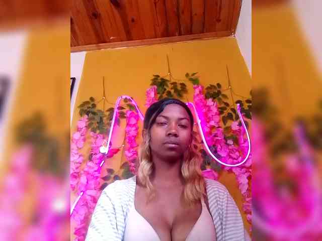 Sahsahsexy webcam