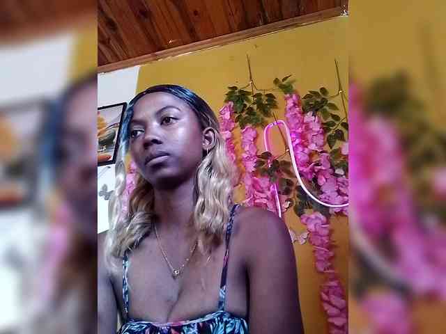 Sahsahsexy webcam