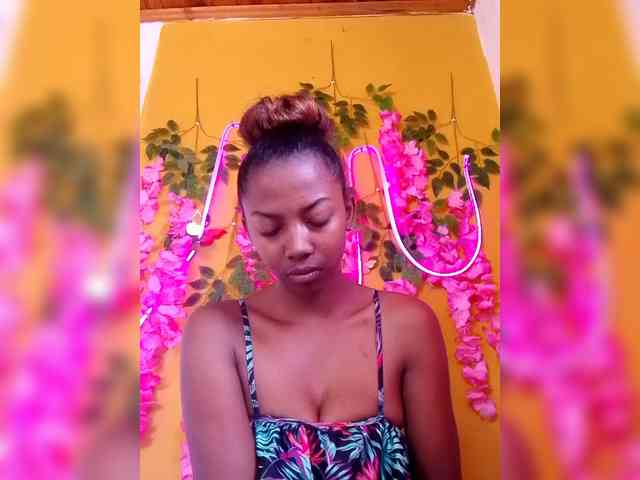 Sahsahsexy webcam