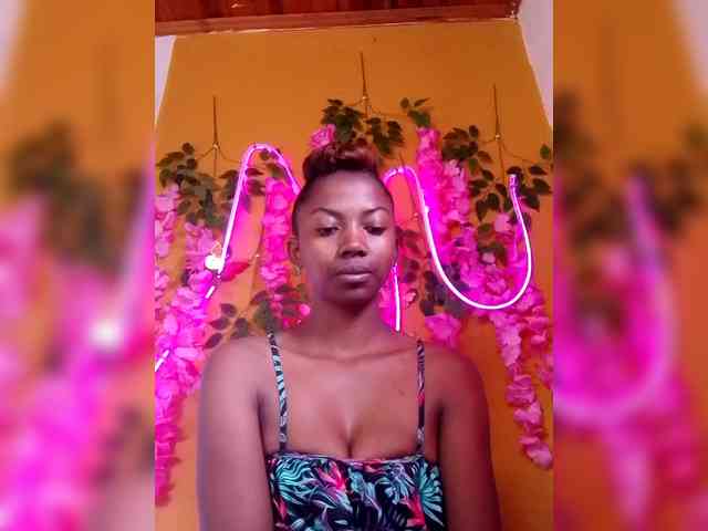 Modèle: Sahsahsexy