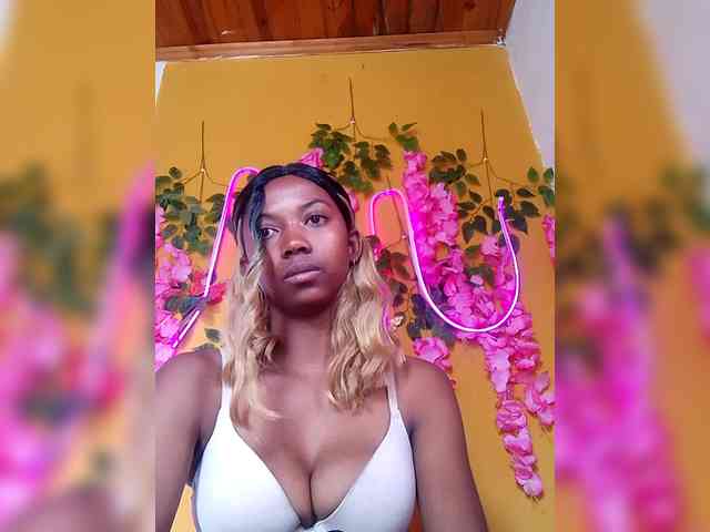 Sahsahsexy webcam