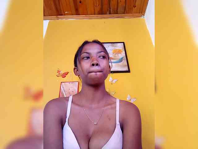 Sahsahsexy webcam