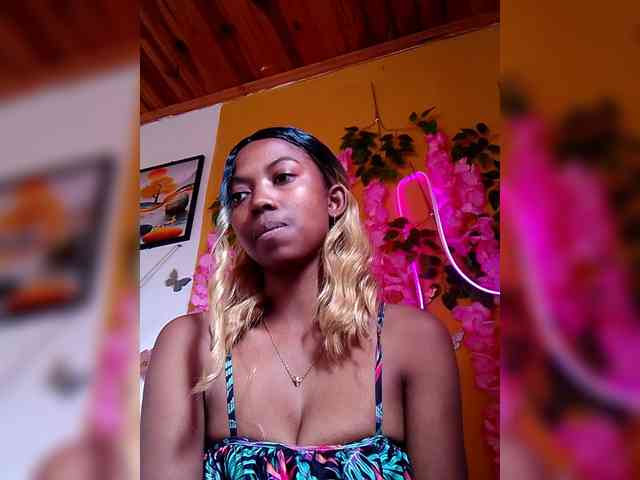 Sahsahsexy webcam