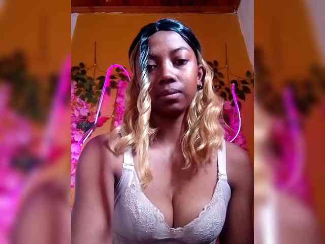 Sahsahsexy webcam