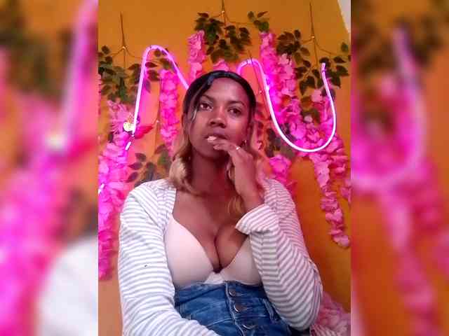 Sahsahsexy webcam