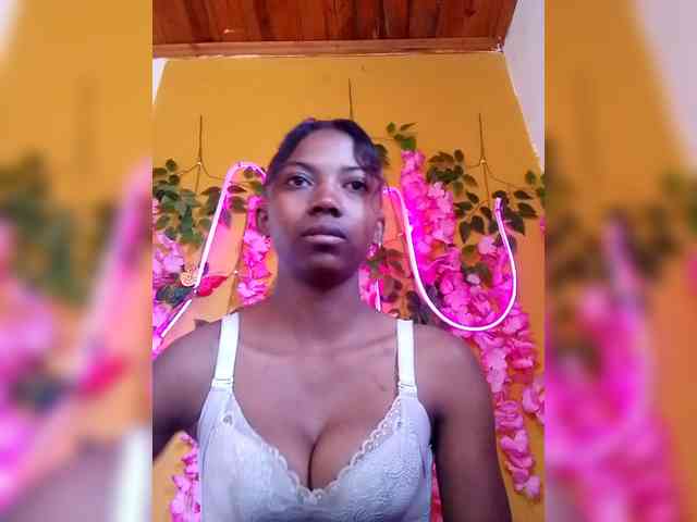 Modèle: Sahsahsexy