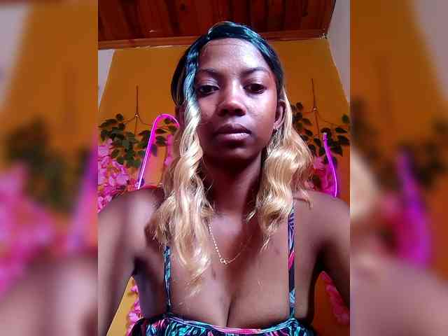 Sahsahsexy webcam