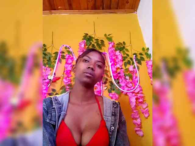 Sahsahsexy webcam