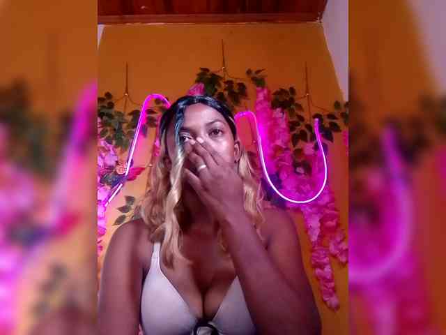 Sahsahsexy webcam