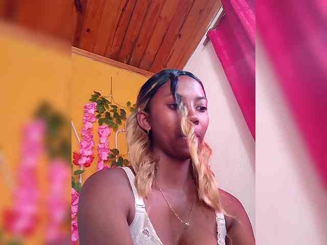 Sahsahsexy webcam
