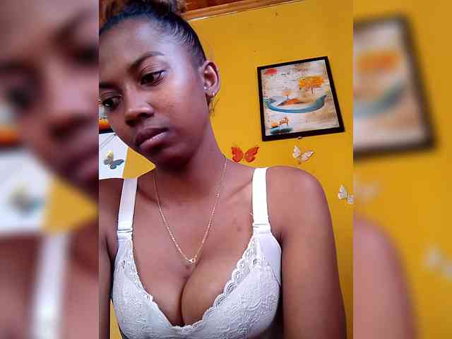 Modèle: Sahsahsexy