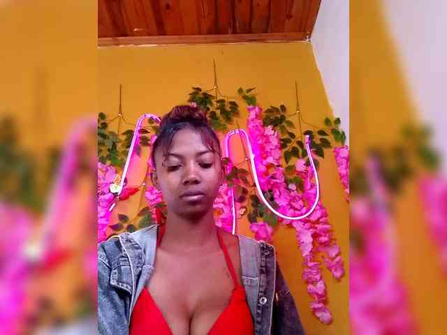 Sahsahsexy webcam