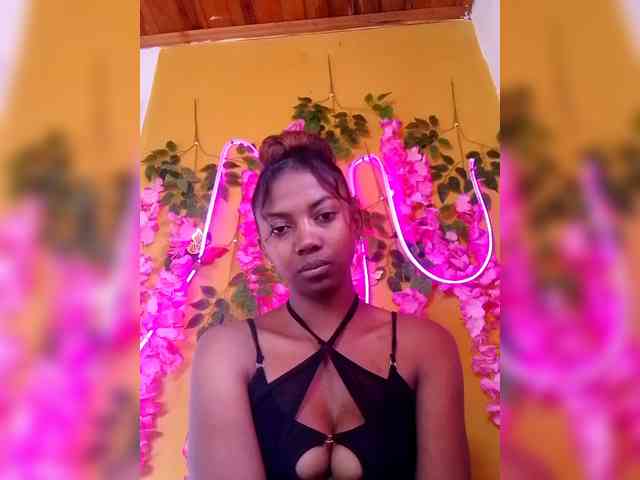 Sahsahsexy webcam
