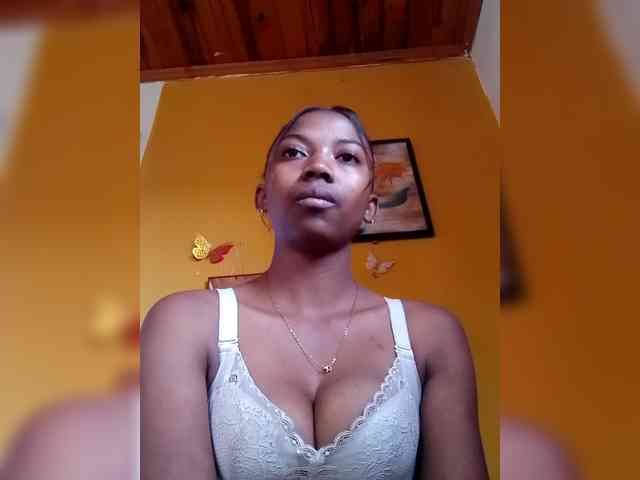 Modèle: Sahsahsexy