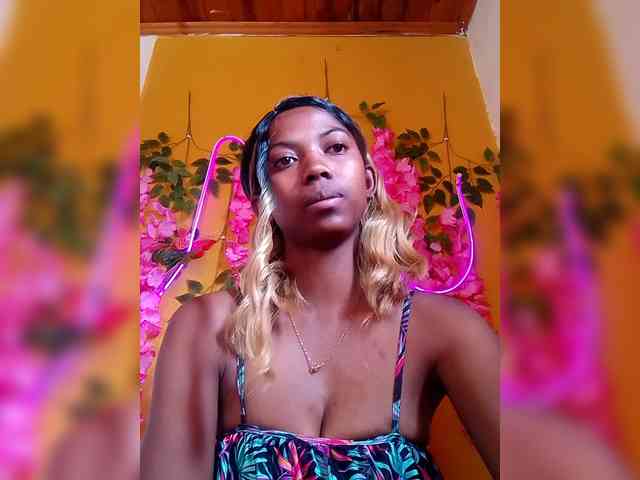 Sahsahsexy webcam