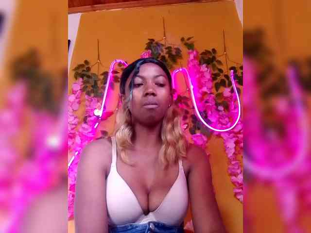 Sahsahsexy webcam