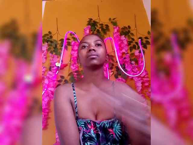 Modèle: Sahsahsexy