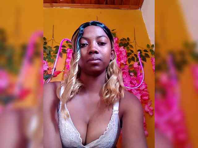 Sahsahsexy webcam