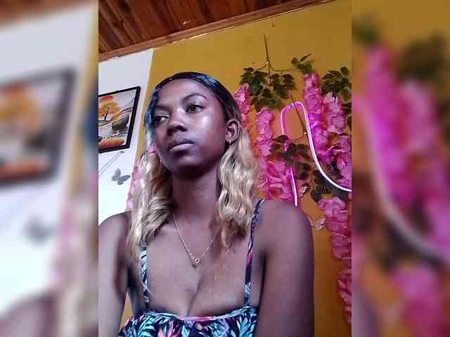 Sahsahsexy webcam