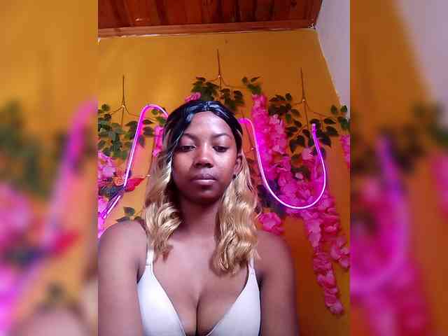 Sahsahsexy webcam