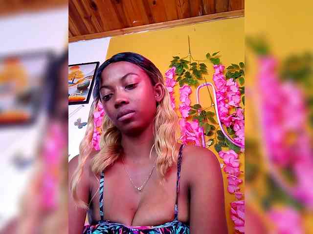 Sahsahsexy webcam