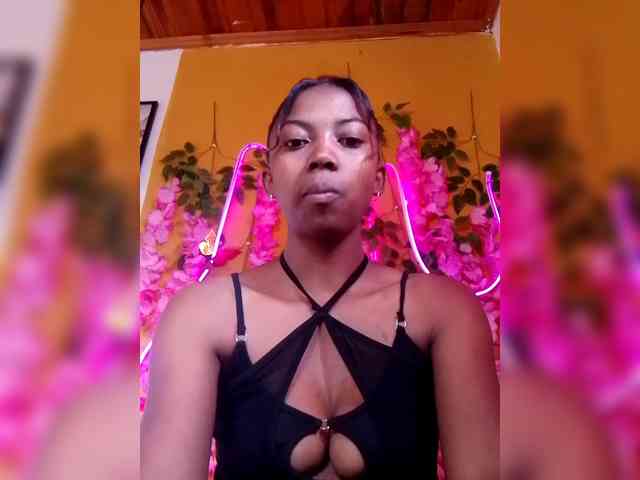Sahsahsexy webcam