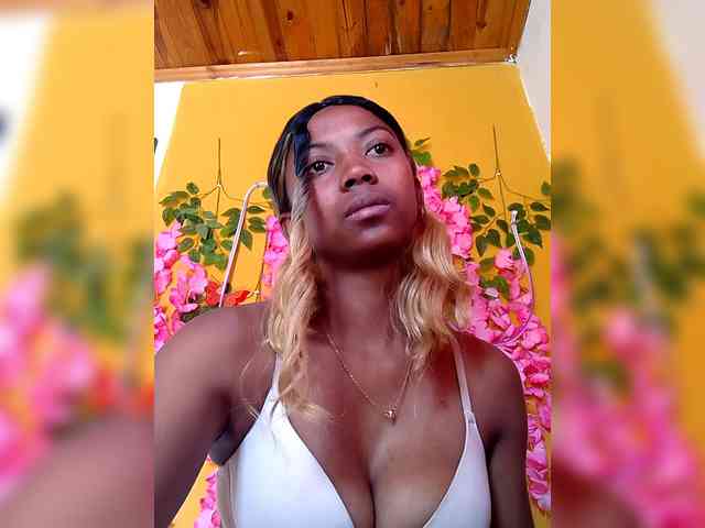 Sahsahsexy webcam