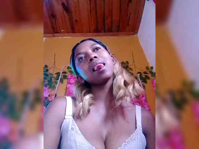 Sahsahsexy webcam