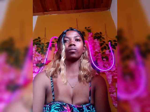 Modèle: Sahsahsexy