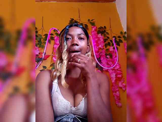 Sahsahsexy webcam