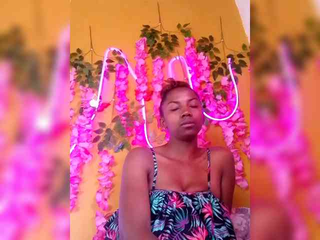 Sahsahsexy webcam