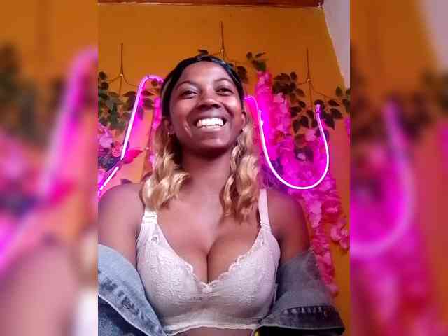 Sahsahsexy webcam