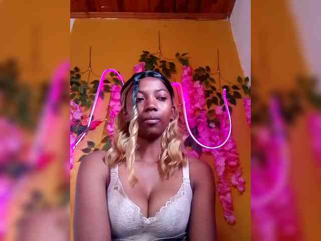 Sahsahsexy webcam