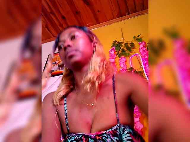 Sahsahsexy webcam