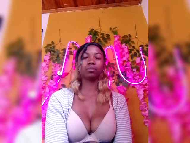 Sahsahsexy webcam