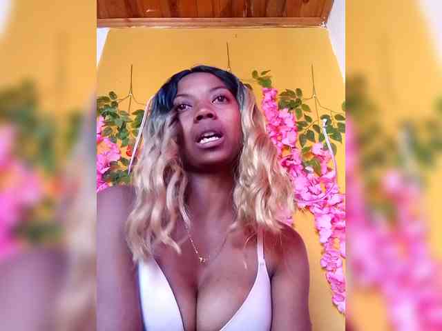 Sahsahsexy webcam