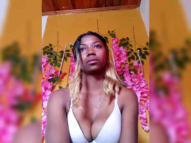 Sahsahsexy webcam