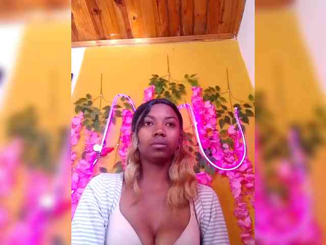 Sahsahsexy webcam