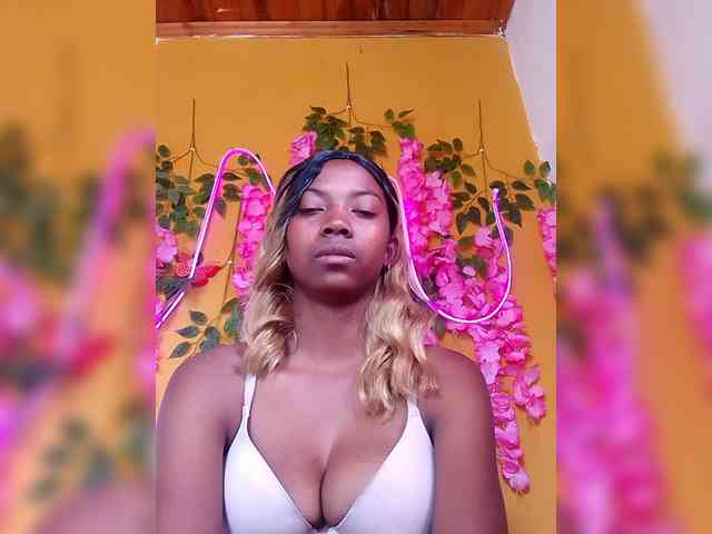 Sahsahsexy webcam