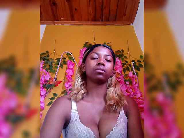 Sahsahsexy webcam